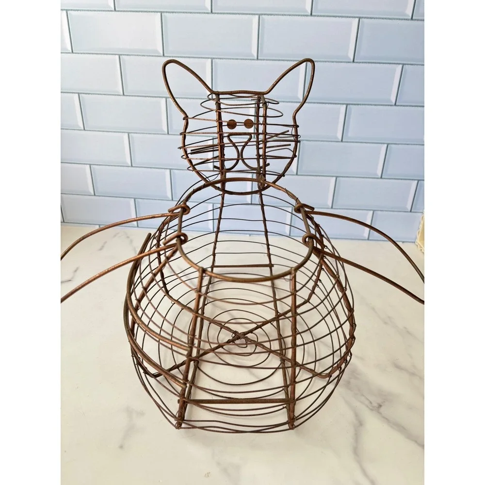 Vintage Wire Cat Egg Basket Copper Tone Metal Farmhouse Kitchen Decor